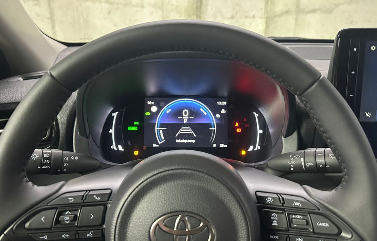 Toyota Yaris STYLE 1.5 Hybrid e-CVT STYLE