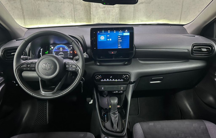 Toyota Yaris STYLE 1.5 Hybrid e-CVT STYLE
