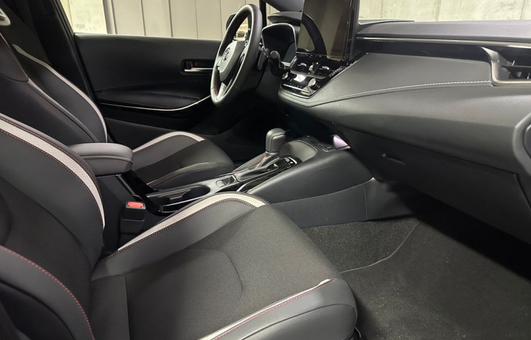 Toyota Corolla GR Sport JBL 2.0 Hybrid e-CVT