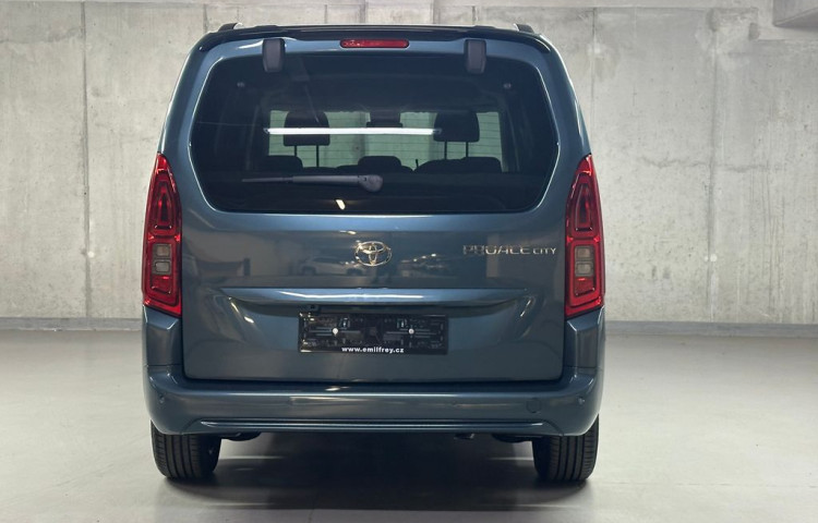 Toyota ProAce City Verso Family 1,5 6MT Long