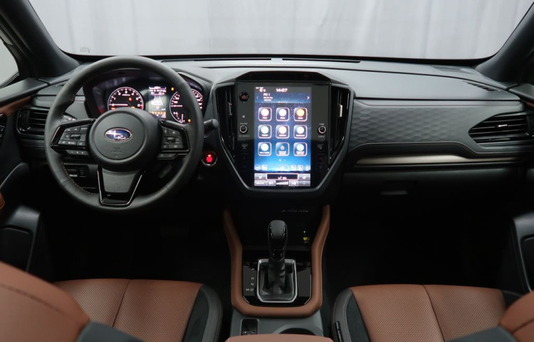 Subaru Forester 4x4 TOURING + zimní komplety!