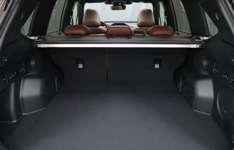 Subaru Forester 4x4 TOURING + zimní komplety!