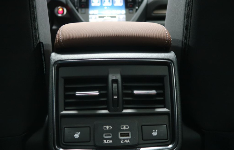 Subaru Forester 4x4 TOURING + zimní komplety!