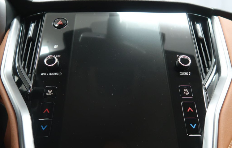 Subaru Outback TOURING s hnědou kůží Nappa