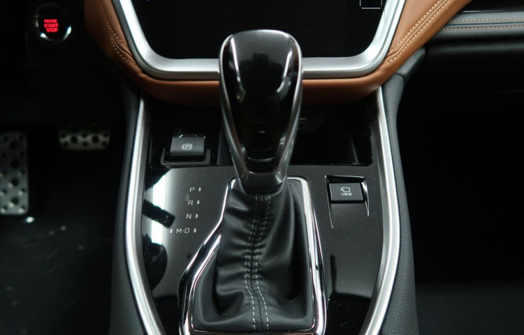 Subaru Outback TOURING s hnědou kůží Nappa