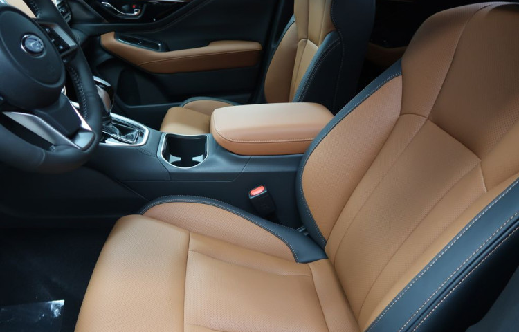 Subaru Outback TOURING s hnědou kůží Nappa