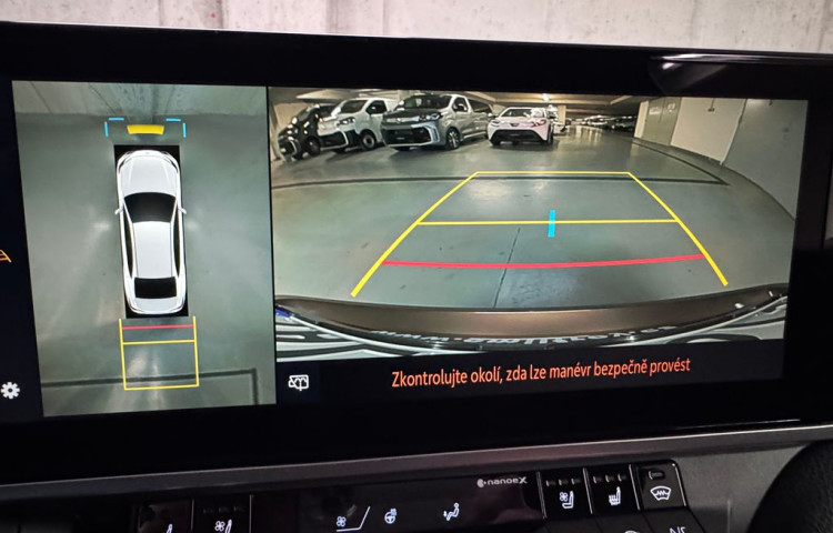 Toyota Camry 2.5 Hybrid Executive