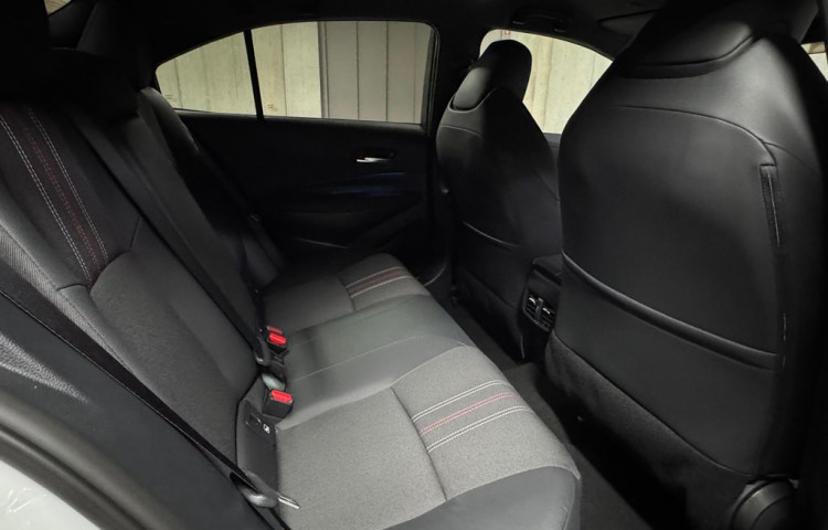 Toyota Corolla GR SPORT  1.8 Hybrid e-CVT GR