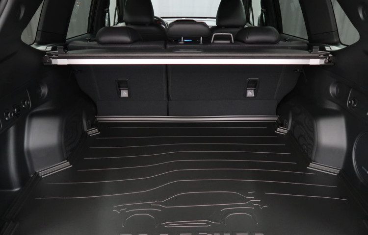 Subaru Forester TOURING 4X4. Dodání květen.