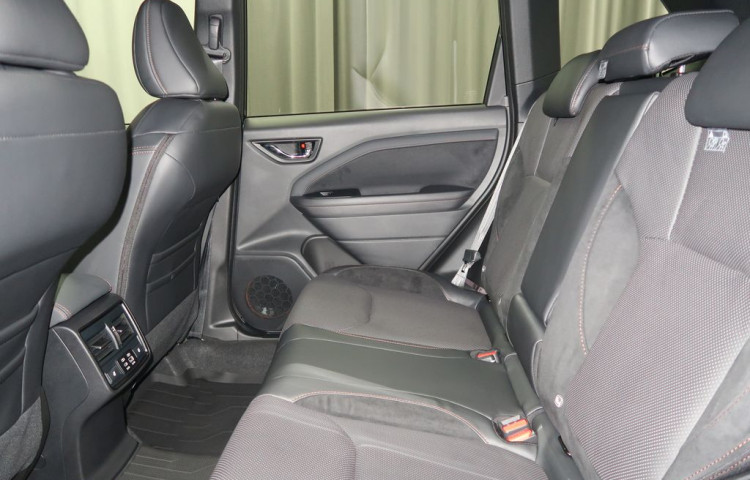 Subaru Forester TOURING 4X4. Dodání květen.