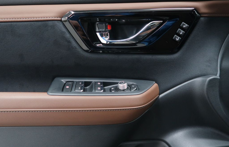 Subaru Forester TOURING 4X4. Dodání březen.