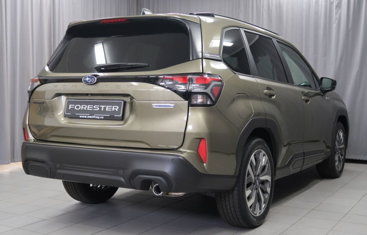 Subaru Forester TOURING 4X4. Dodání březen.