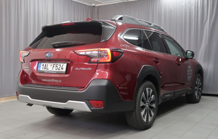 Subaru Outback TOURING 4X4. Služební vůz.