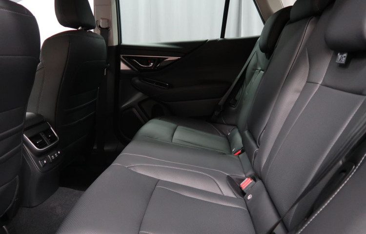 Subaru Outback TOURING 4X4. Služební vůz.