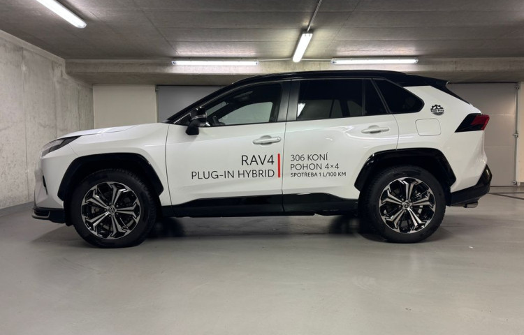 Toyota RAV 4 SELECTION  2.5 Plug -in Hybrid