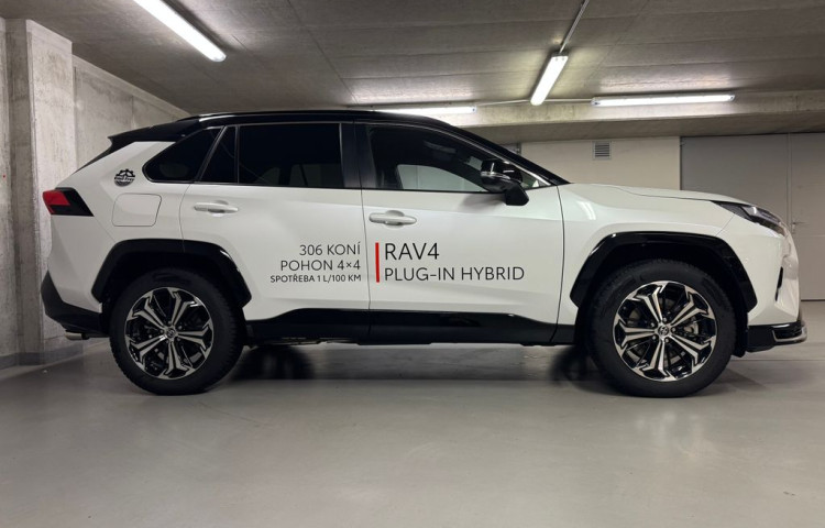 Toyota RAV 4 SELECTION  2.5 Plug -in Hybrid