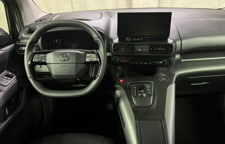 Toyota ProAce City Verso VIP 7 míst 1,5 AT Long