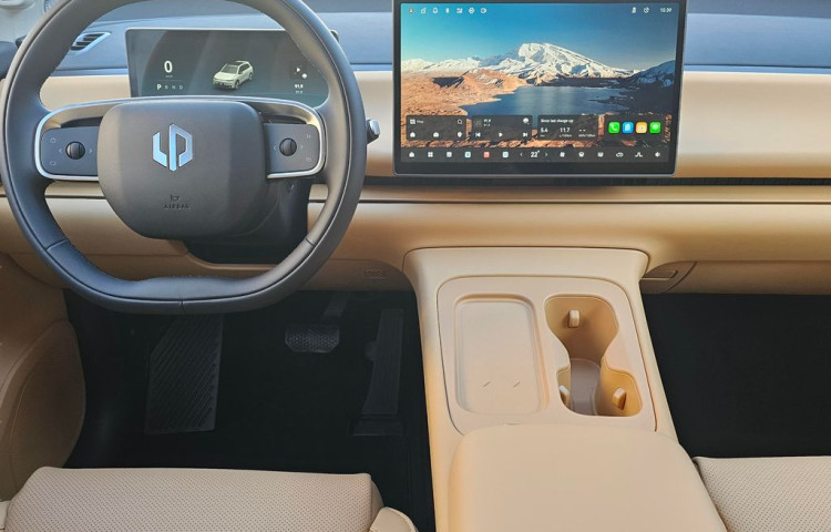 Leapmotor C10 REEV Design Hybrid EV