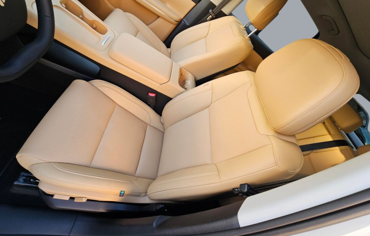 Leapmotor C10 REEV Design Hybrid EV