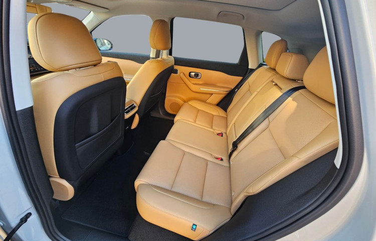 Leapmotor C10 REEV Design Hybrid EV