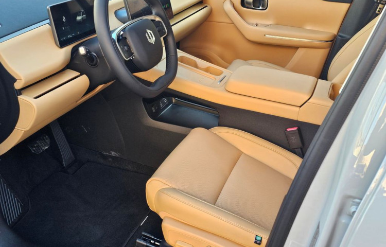 Leapmotor C10 REEV Design Hybrid EV