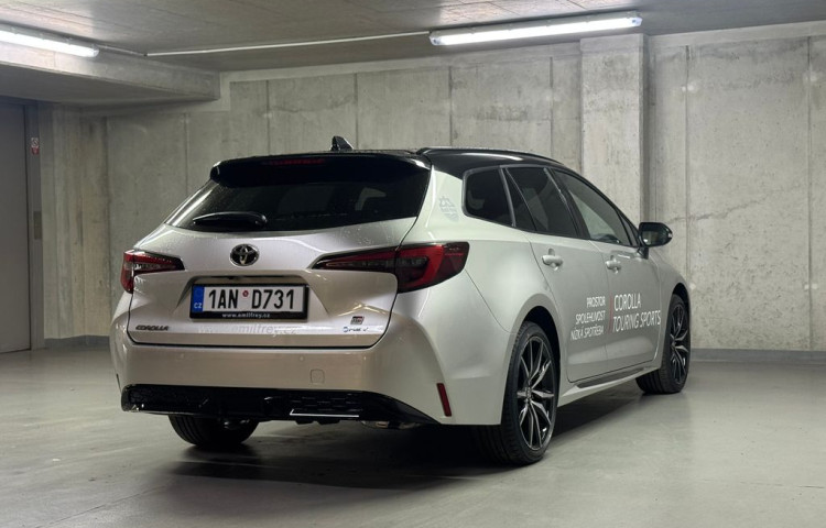 Toyota Corolla GR SPORT Dynamic 2.0 Hybrid