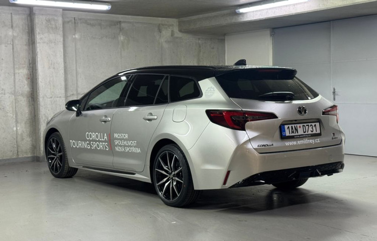 Toyota Corolla GR SPORT Dynamic 2.0 Hybrid