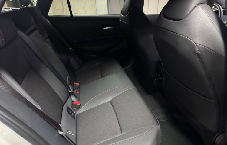 Toyota Corolla GR SPORT Dynamic 2.0 Hybrid