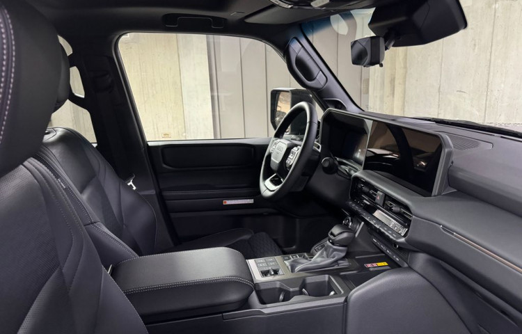 Toyota Land Cruiser Executive 2.8L Diesel 48V MHEV