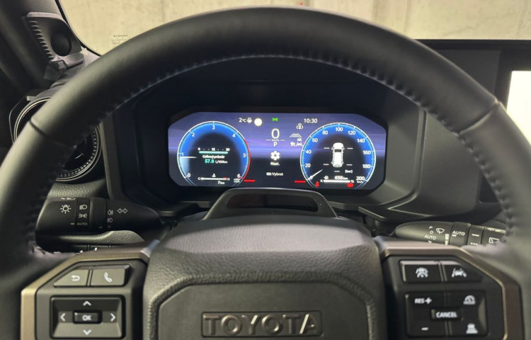 Toyota Land Cruiser Executive 2.8L Diesel 48V MHEV