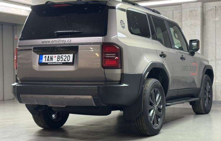 Toyota Land Cruiser Executive 2.8L Diesel 48V MHEV