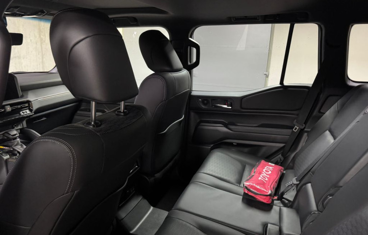 Toyota Land Cruiser Executive 2.8L Diesel 48V MHEV