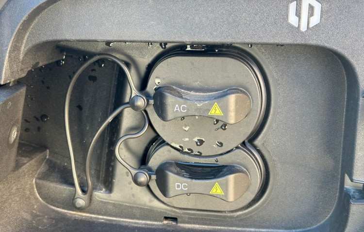 Leapmotor C10 REEV Design Hybrid EV (REEV)