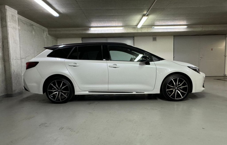 Toyota Corolla GR SPORT  1.8 Hybrid e-CVT GR