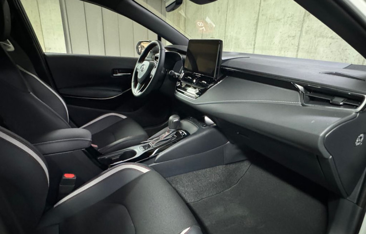 Toyota Corolla GR SPORT  1.8 Hybrid e-CVT GR