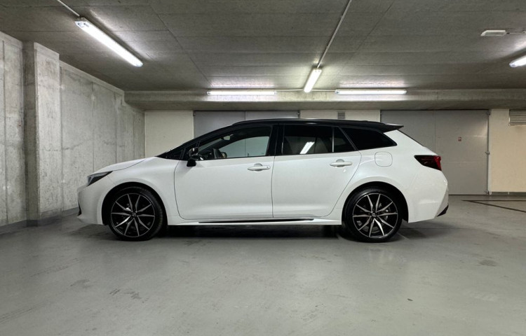 Toyota Corolla GR SPORT  1.8 Hybrid e-CVT GR