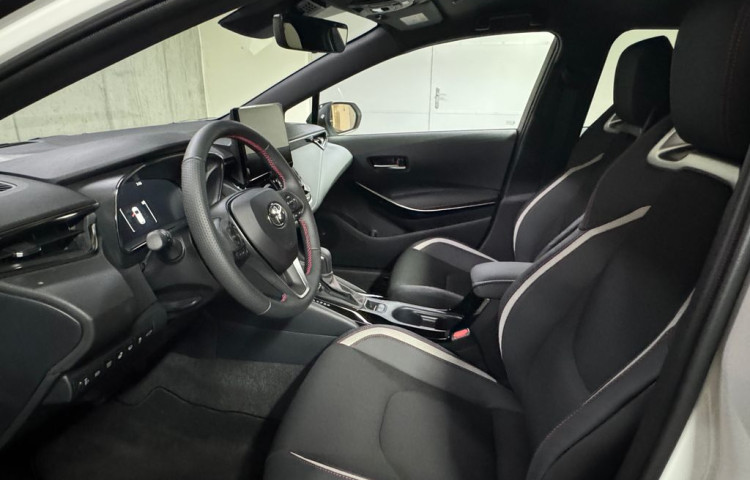 Toyota Corolla GR SPORT  1.8 Hybrid e-CVT GR