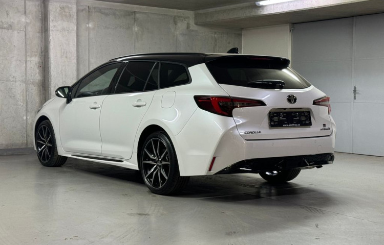 Toyota Corolla GR SPORT  1.8 Hybrid e-CVT GR