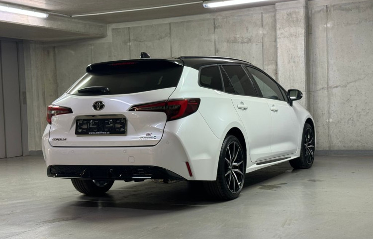 Toyota Corolla GR SPORT  1.8 Hybrid e-CVT GR