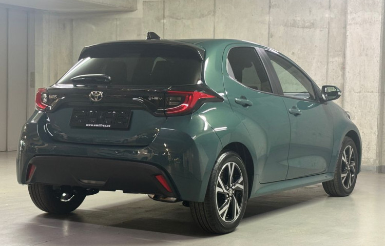 Toyota Yaris STYLE 1.5 Hybrid e-CVT STYLE