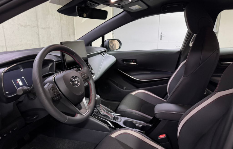 Toyota Corolla GR SPORT  1.8 Hybrid e-CVT GR