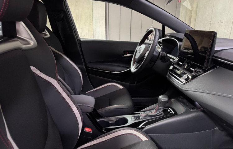 Toyota Corolla GR SPORT  1.8 Hybrid e-CVT GR