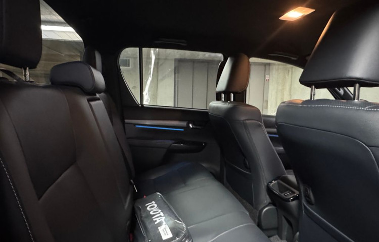 Toyota Hilux Invincible 2.8 Double Cab AT