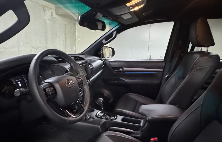 Toyota Hilux Invincible 2.8 Double Cab AT