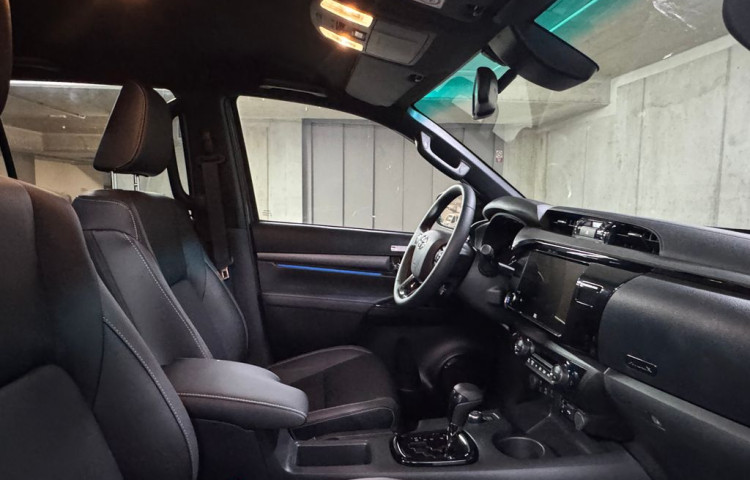 Toyota Hilux Invincible 2.8 Double Cab AT