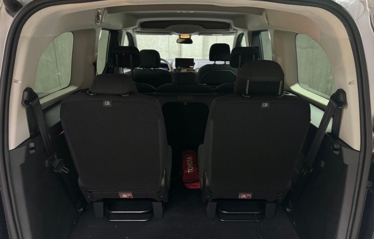 Toyota ProAce City Verso VIP 7 míst 1,5 AT Long