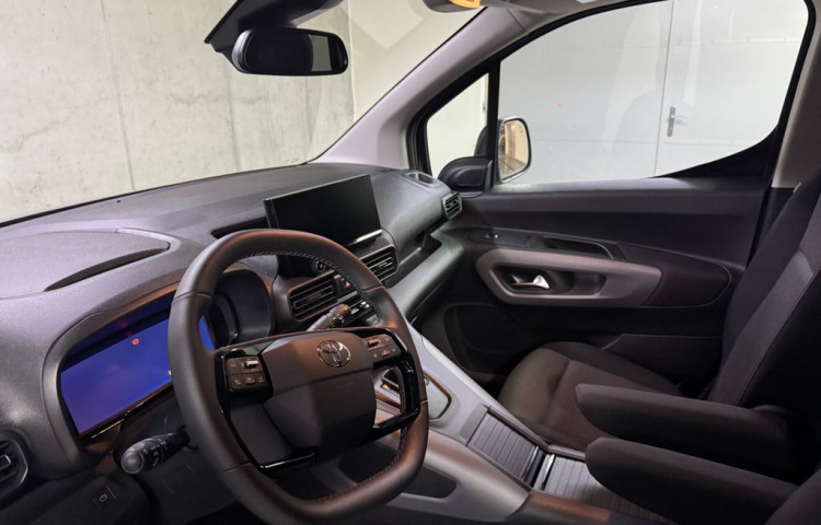 Toyota ProAce City Verso VIP 7 míst 1,5 AT Long