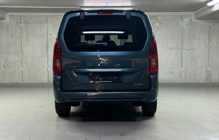 Toyota ProAce City Verso VIP 7 míst 1,5 AT Long