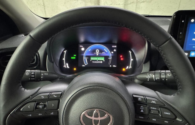 Toyota Yaris STYLE 1.5 Hybrid e-CVT STYLE