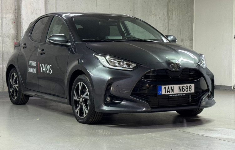 Toyota Yaris STYLE 1.5 Hybrid e-CVT STYLE